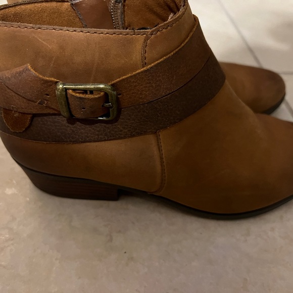 Clarks Collection Womens 7.5 Distressed Leather Ankle Bootie Boot Tan Brown - Picture 2 of 6